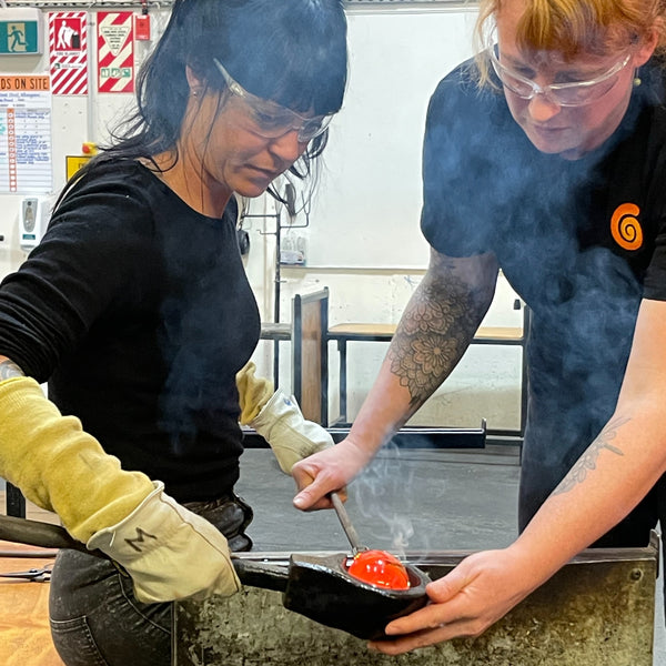 Beginners Glass Blowing Workshop : 1-on-1 | 2025